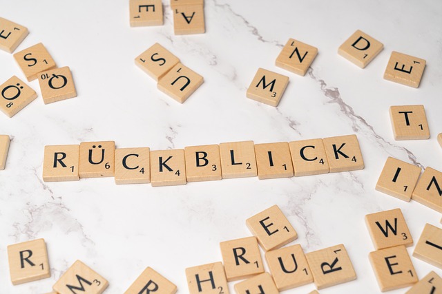 Cuál es el antónimo de la palabra beneficio